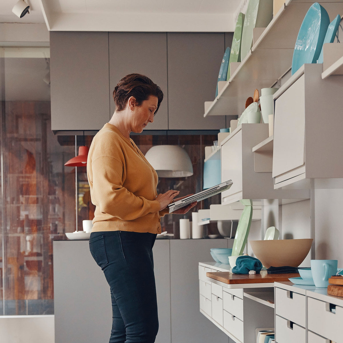 HP Elite x360 1040 G10 Hybrid (2-in-1) - Touchscreen - 35.6 cm (14") - Intel® Core™ i7-1355U - 16 GB LPDDR5-SDRAM - 512 GB SSD - Wi-Fi 6E - Windows 11 Pro - Silver