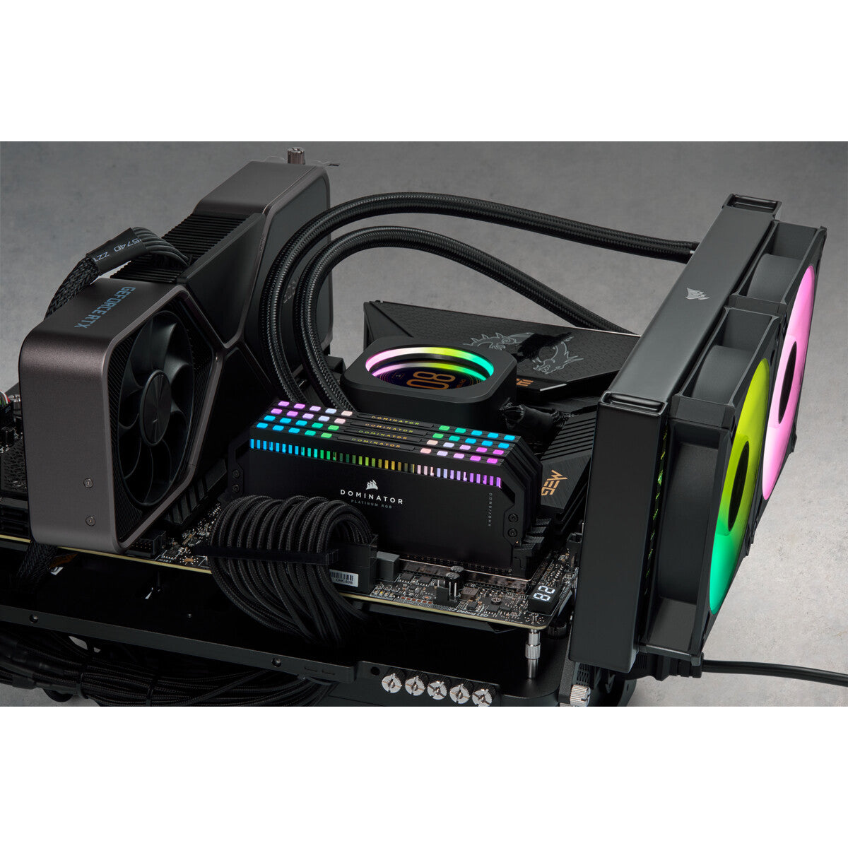 Corsair Dominator Platinum RGB - 64 GB 4 x 16 GB DDR5 6600 MHz memory module
