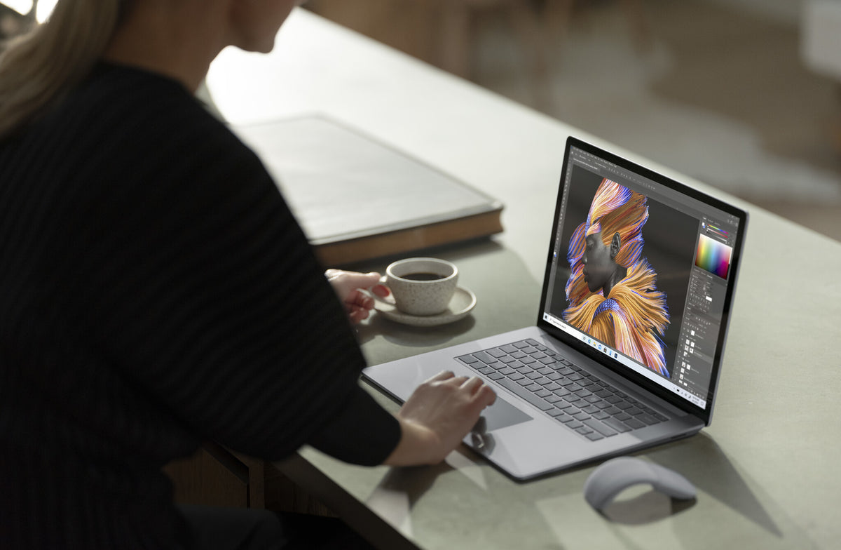 Microsoft Surface Laptop 4 - 38.1 cm (15") - Touchscreen - Intel® Core™ i7-1185G7 - 8 GB LPDDR4x-SDRAM - 512 GB SSD - Wi-Fi 6 - Windows 10 Pro - Platinum