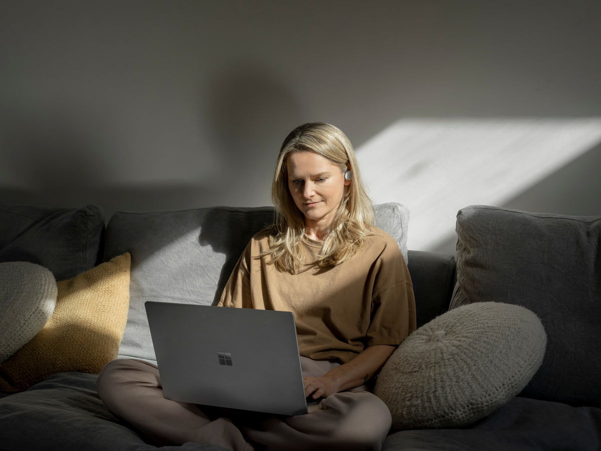 Microsoft Surface Laptop 4 - 38.1 cm (15&quot;) - Touchscreen - Intel® Core™ i7-1185G7 - 8 GB LPDDR4x-SDRAM - 512 GB SSD - Wi-Fi 6 - Windows 11 Pro - Platinum