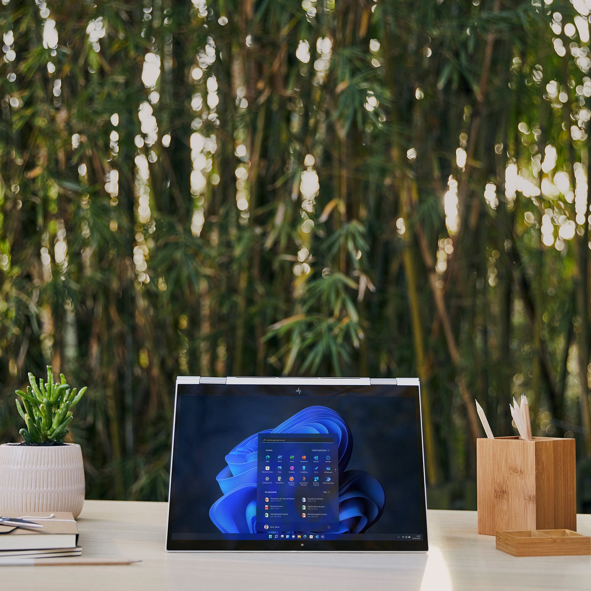 HP Elite x360 830 G9 Hybrid (2-in-1) - Touchscreen - 33.8 cm (13.3") - Intel® Core™ i5-1235U - 16 GB DDR5-SDRAM - 256 GB SSD - Wi-Fi 6E - Windows 11 Pro - Silver