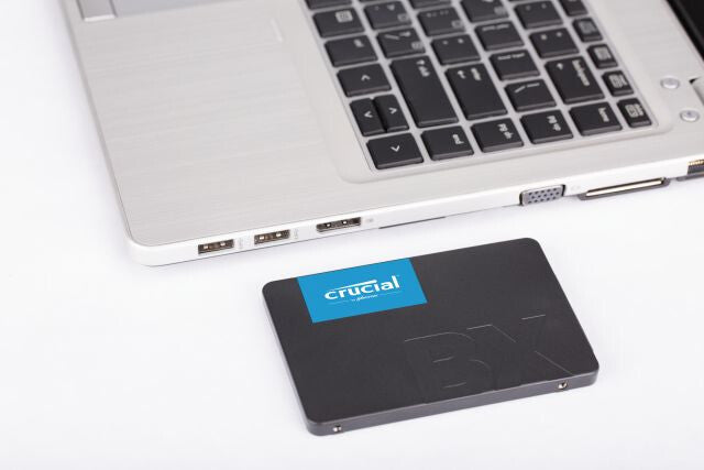 Crucial BX500 - Serial ATA III 3D NAND 2.5" SSD - 240 GB