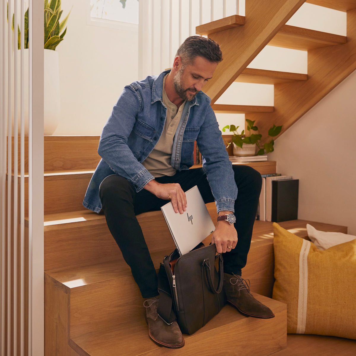 HP Elite x360 830 G9 Hybrid (2-in-1) - Touchscreen - 33.8 cm (13.3") - Intel® Core™ i5-1235U - 16 GB DDR5-SDRAM - 256 GB SSD - Wi-Fi 6E - Windows 11 Pro - Silver