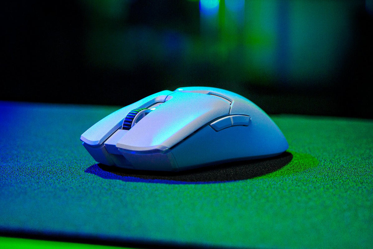 Razer Viper V2 Pro - RF Wireless + USB Type-C Optical Mouse in White - 30,000 DPI