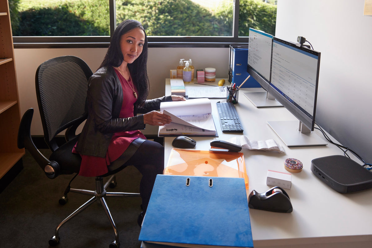 HP E24Q G5 - 60.5 cm (23.8") - 2560 x 1440 pixels Quad HD LED Monitor