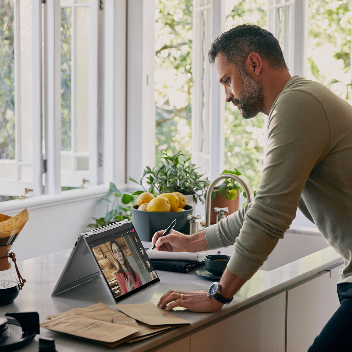 HP Elite x360 830 G9 Hybrid (2-in-1) - Touchscreen - 33.8 cm (13.3") - Intel® Core™ i5-1235U - 16 GB DDR5-SDRAM - 256 GB SSD - Wi-Fi 6E - Windows 11 Pro - Silver