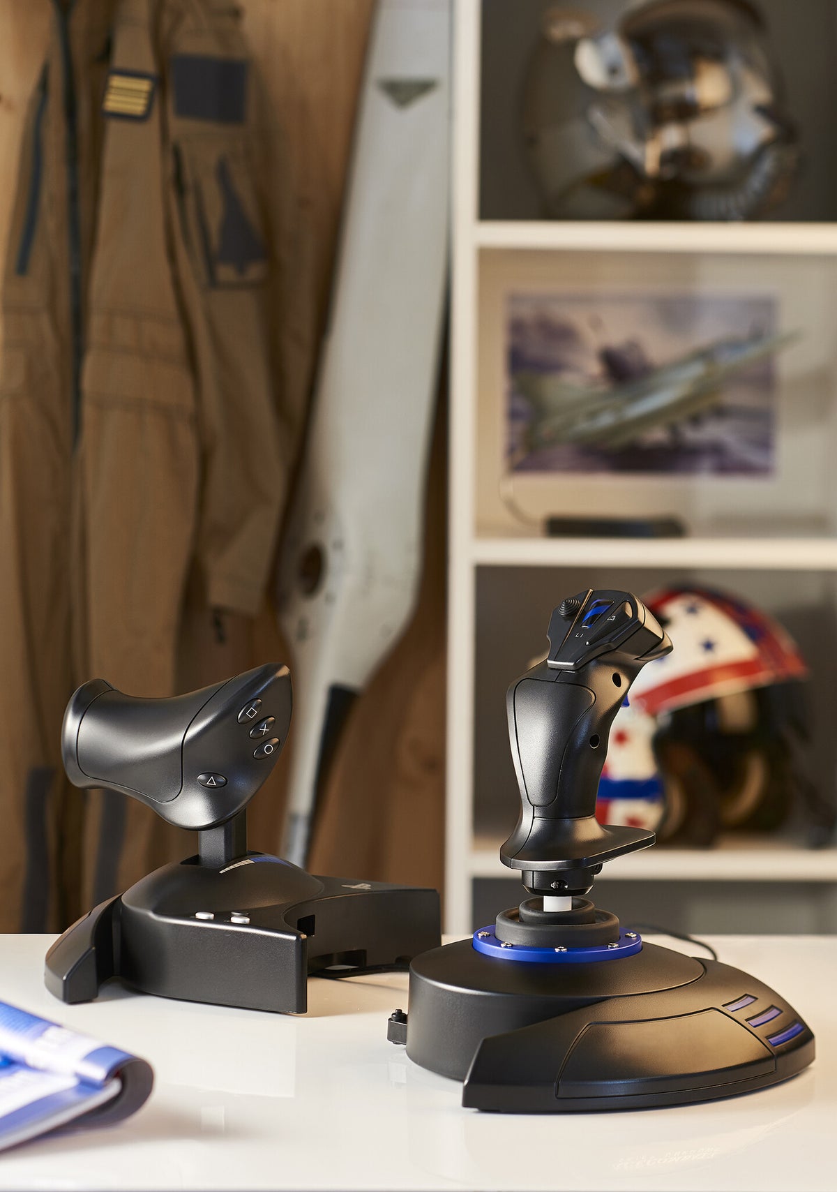 Thrustmaster T.Flight Hotas 4 - USB 2.0 Joystick for PC / PS4
