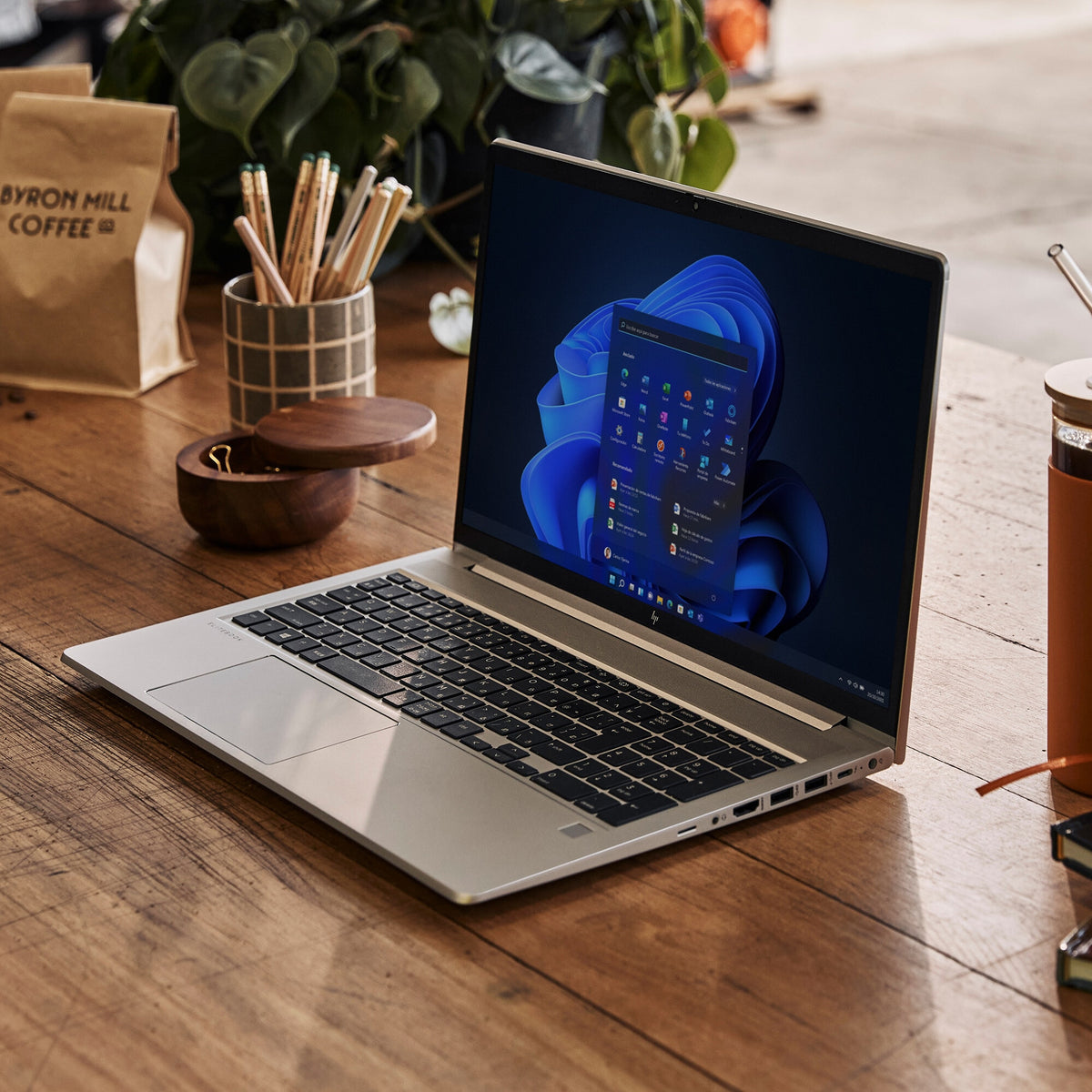 HP ProBook 450 G9 Laptop - 39.6 cm (15.6") - Intel® Core™ i7-1255U - 16 GB DDR4-SDRAM - 512 GB SSD - Wi-Fi 6 - Windows 11 Pro - Silver