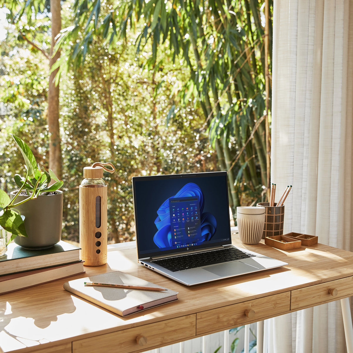 HP EliteBook 840 G9 Laptop - 35.6 cm (14") - Intel® Core™ i7-1255U - 16 GB DDR5-SDRAM - 512 GB SSD - Wi-Fi 6E - Windows 11 Pro - Silver