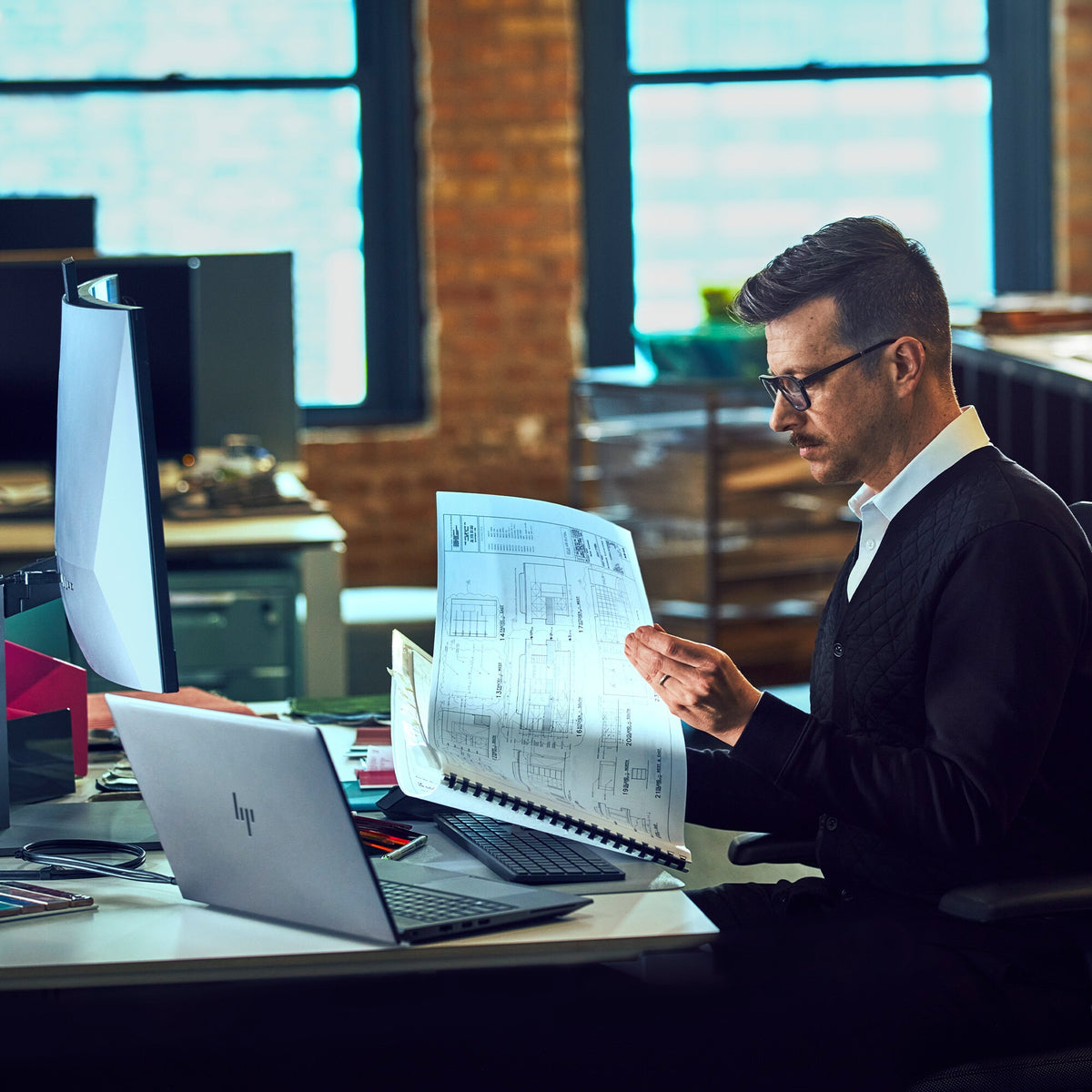 HP ZBook Power G10 Laptop - 39.6 cm (15.6") - AMD Ryzen™ 9 PRO 7940HS - 32 GB DDR5-SDRAM - 1 TB SSD - NVIDIA RTX 2000 Ada - Wi-Fi 6E - Windows 11 Pro - Silver