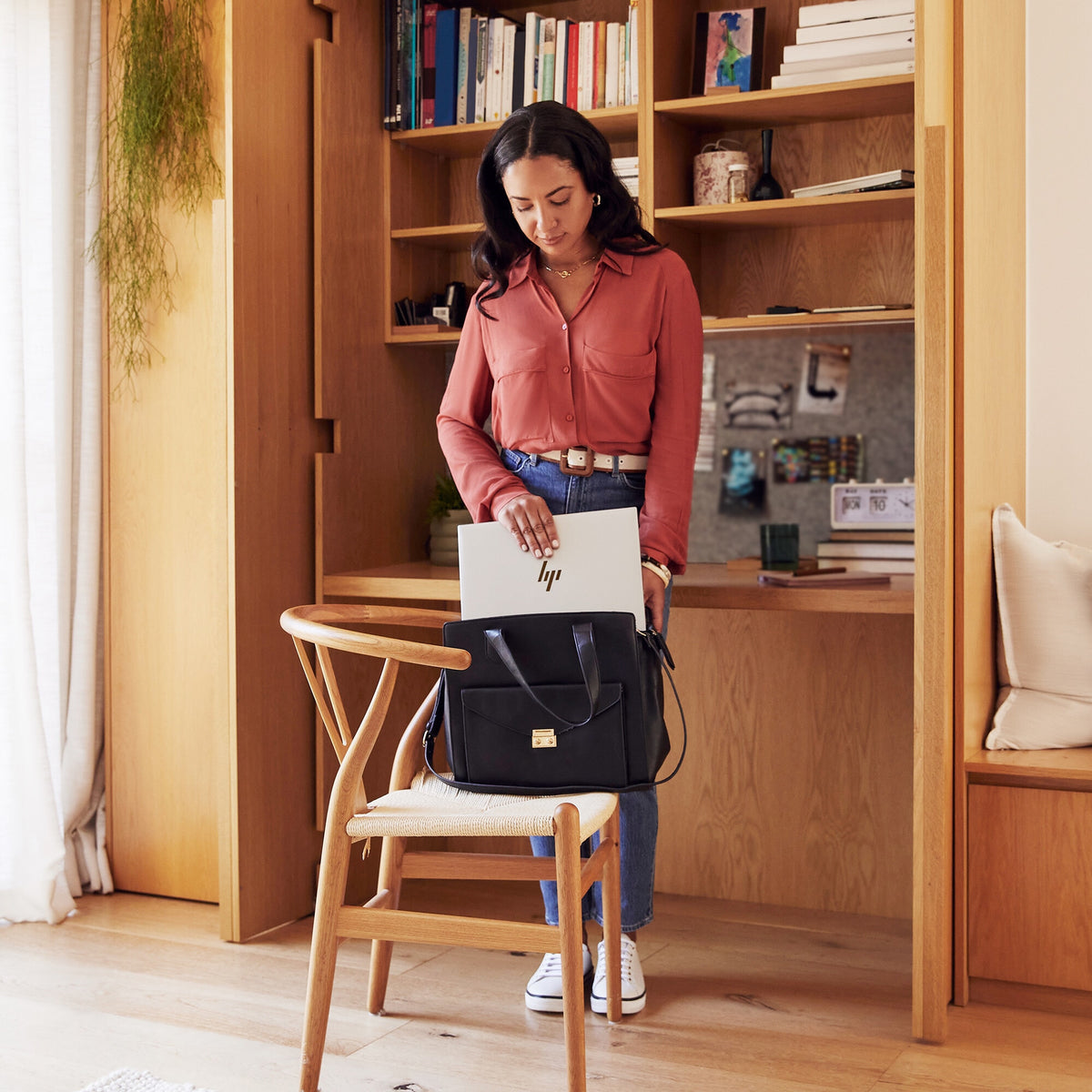 HP EliteBook 840 G9 Laptop - 35.6 cm (14") - Intel® Core™ i7-1255U - 16 GB DDR5-SDRAM - 512 GB SSD - Wi-Fi 6E - Windows 11 Pro - Silver