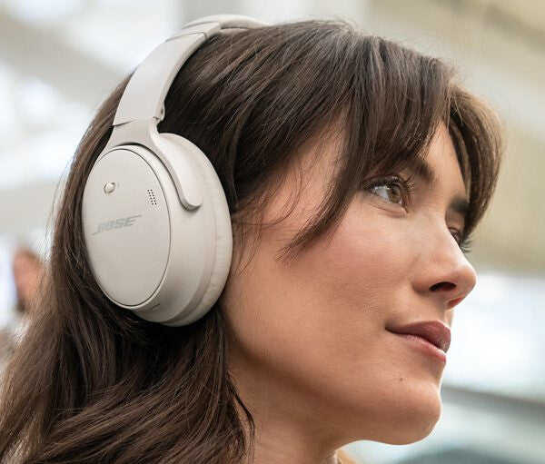 Bose QuietComfort 45 - Wired & Wireless Bluetooth Headset in White