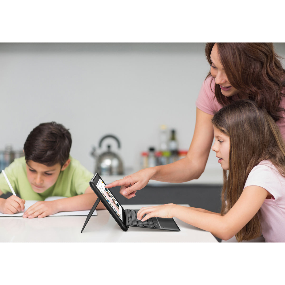 ASUS Chromebook Detachable CZ1 - 25.6 cm (10.1") - Touchscreen - MediaTek MT8183 - 4 GB LPDDR4x-SDRAM - 128 GB eMMC - Wi-Fi 5 - ChromeOS - Black