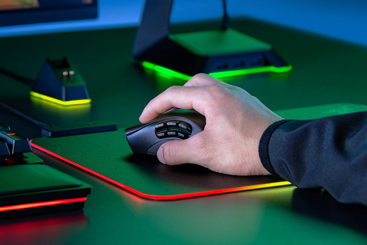 Razer Naga Pro - RF Wireless Optical Mouse in Black - 20,000 DPI