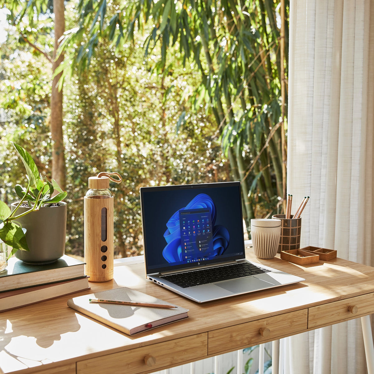 HP EliteBook 840 G9 Laptop - 35.6 cm (14") - Intel® Core™ i5-1245U - 16 GB DDR5-SDRAM - 256 GB SSD - Wi-Fi 6E - Windows 11 Pro - Silver