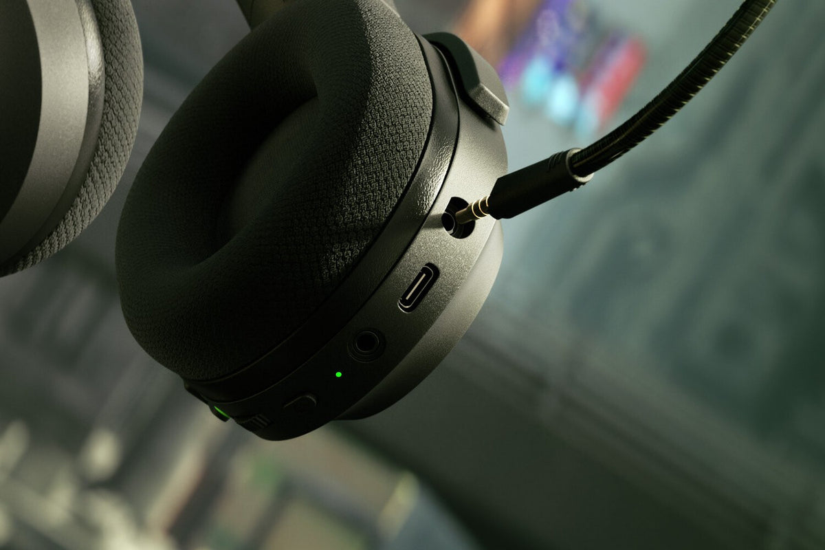 Razer Barracuda X - USB Type-C Wired &amp; Wireless Bluetooth Gaming Headset in Black