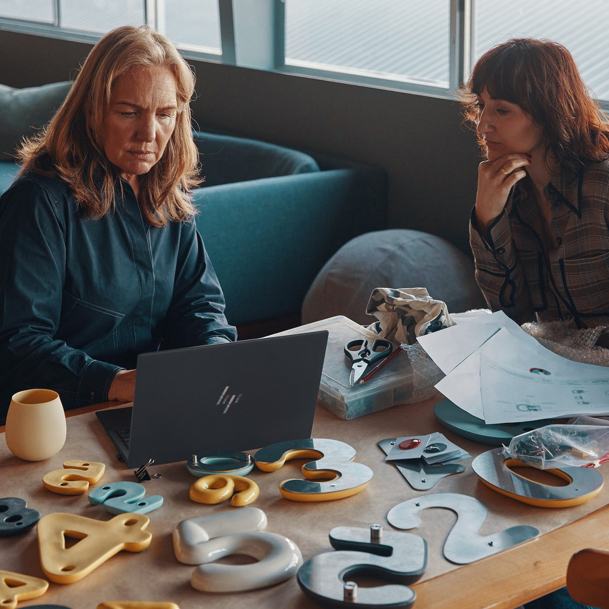 HP Dragonfly 13.5 G4 Touchscreen Laptop - 34.3 cm (13.5") - Intel® Core™ i7-1355U - 32 GB LPDDR5-SDRAM - 512 GB SSD - Wi-Fi 6E - Windows 11 Pro - Blue