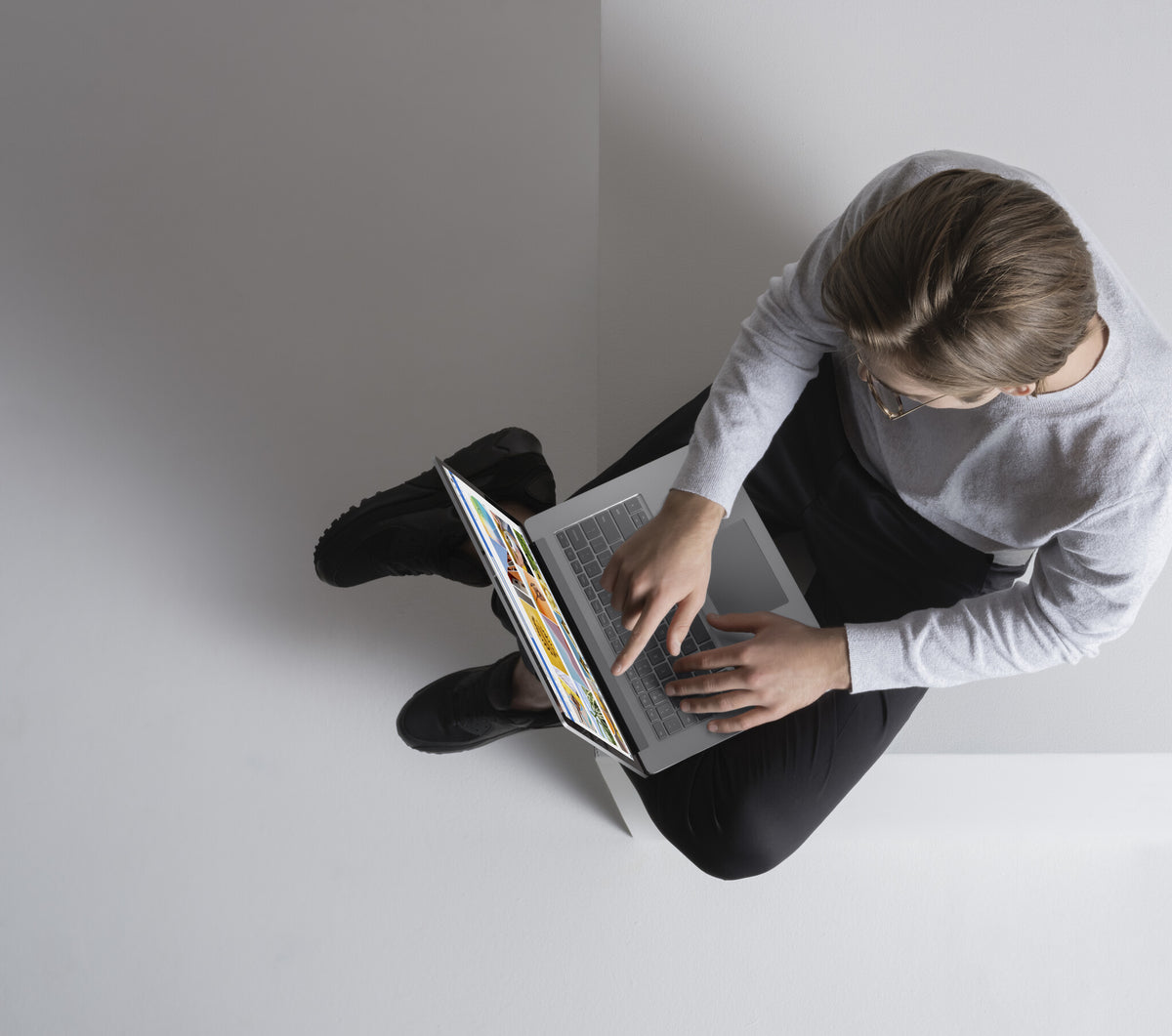 Microsoft Surface Laptop 4 - 38.1 cm (15") - Touchscreen - Intel® Core™ i7-1185G7 - 8 GB LPDDR4x-SDRAM - 512 GB SSD - Wi-Fi 6 - Windows 10 Pro - Platinum