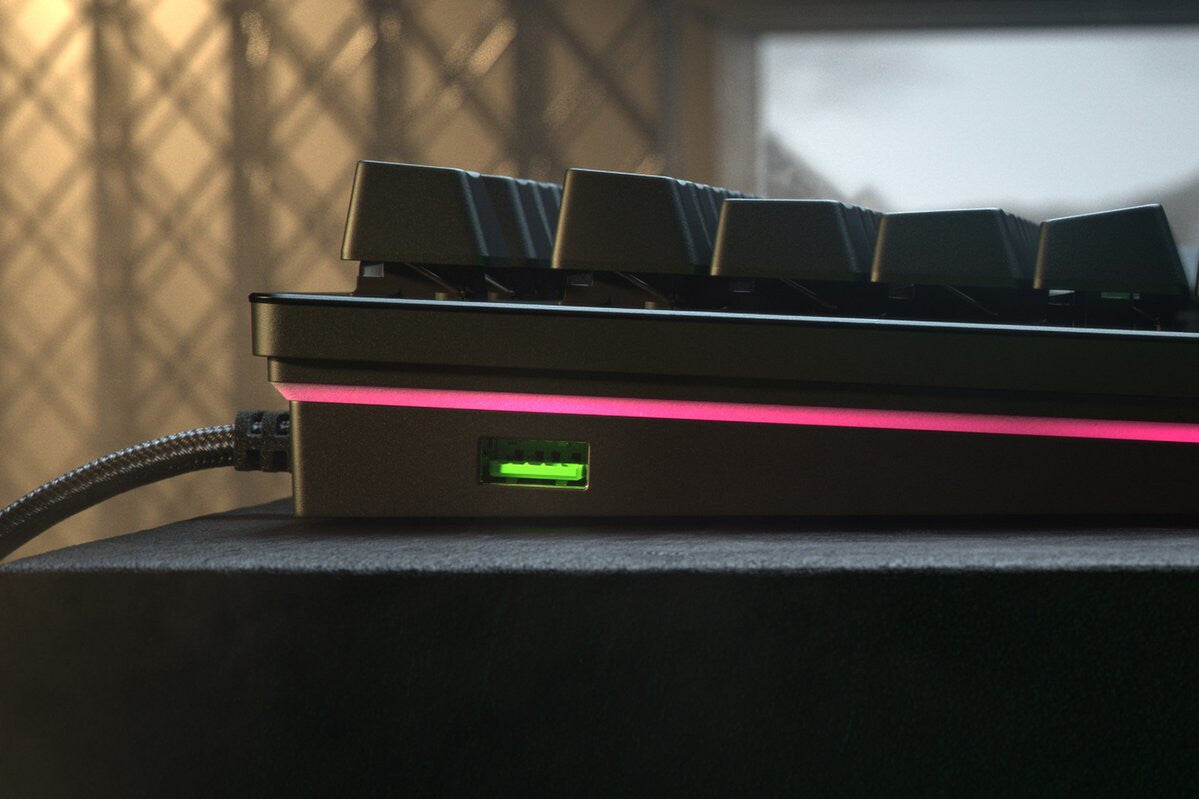 Razer Huntsman V2 Analog - USB Wired RGB Opto-mechanical Keyboard (QWERTY UK)
