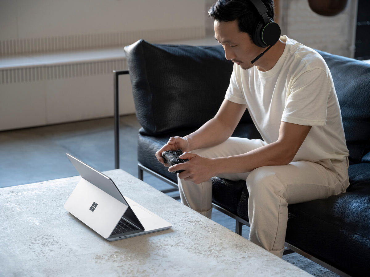 Microsoft Surface Studio Hybrid Laptop (2-in-1) - 36.6 cm (14.4") - Intel® Core™ i7-11370H - 32 GB LPDDR4x-SDRAM - 1 TB SSD - NVIDIA GeForce RTX 3050 Ti - Wi-Fi 6 - Windows 11 Home - Platinum
