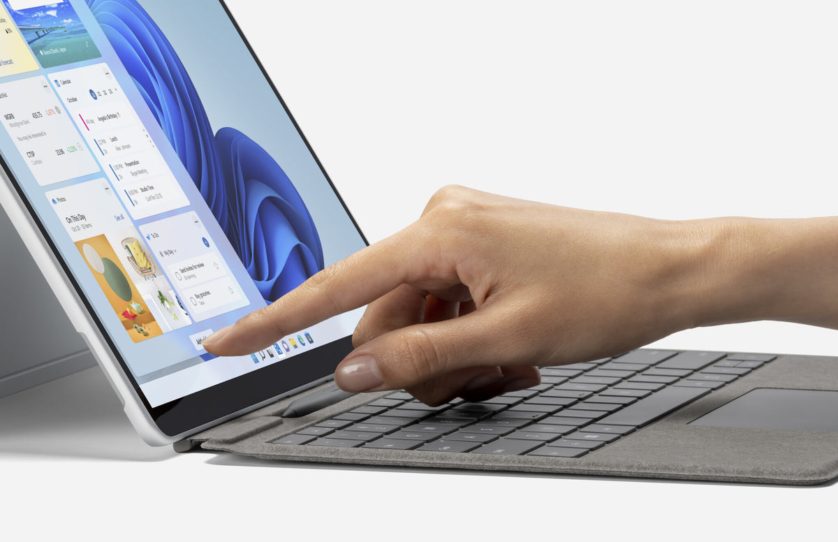 Microsoft Surface Pro 8 - 4G LTE - 512 GB - 33 cm (13") - Intel® Core™ i5 - 16 GB - Wi-Fi 6 - Windows 11 Pro - Platinum