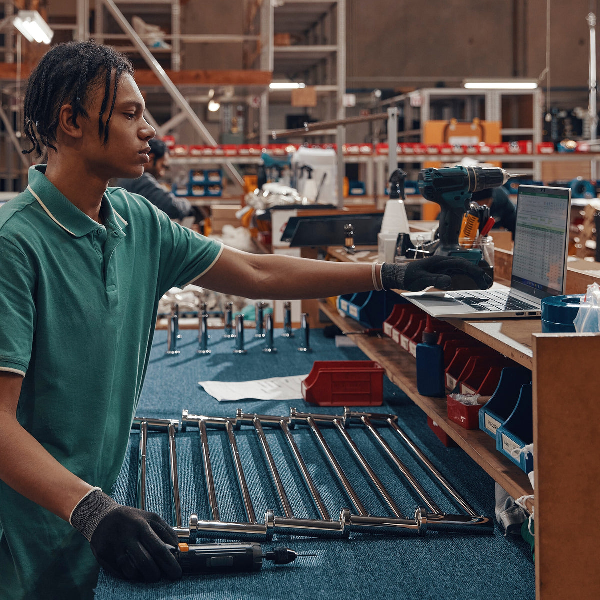 HP EliteBook 650 G9 Laptop - 39.6 cm (15.6") - Intel® Core™ i5-1335U - 16 GB DDR4-SDRAM - 512 GB SSD - Wi-Fi 6E - Windows 11 Pro - Silver